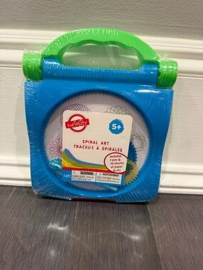 NWT Curiosity Spiral Arts & Crafts Small Portable Drawing Set Blue Kids Toddler